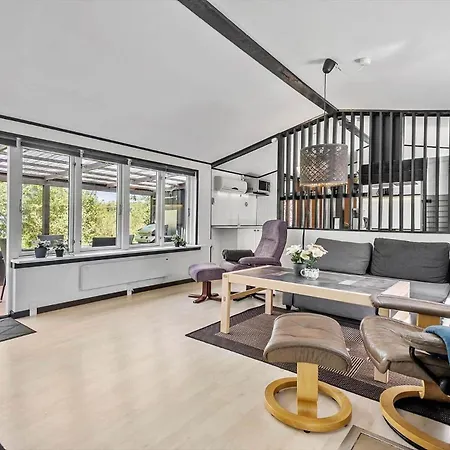 S722-stroby-ladeplads-svalemosevej-36 * Strøby Ladeplads